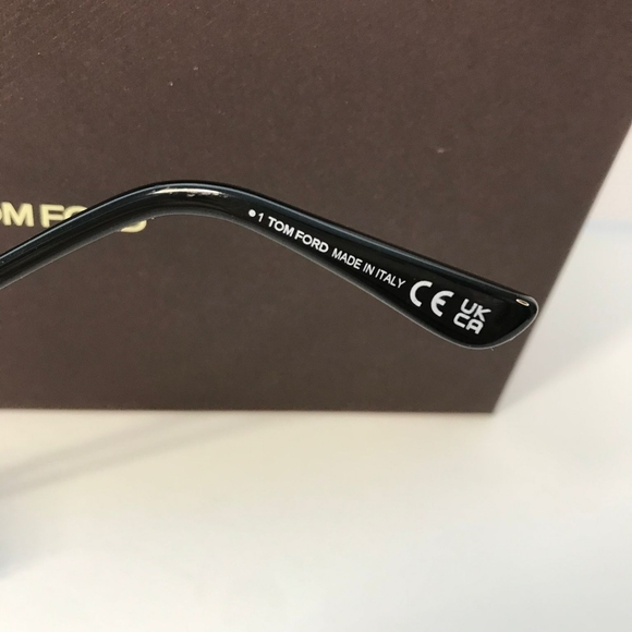 TOM FORD XAVIER TF1060 30F - AS SEEN ON KHLOE KARDASHIAN & TAMARA KALINIC - Picture 13 of 14